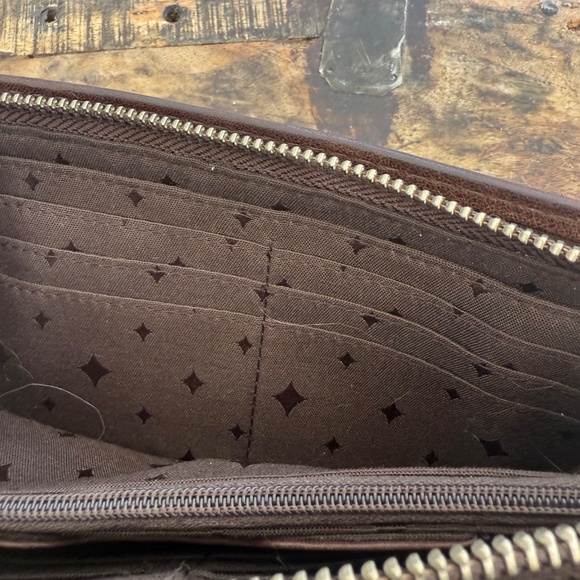 Brown embossed leather Fossil wallet - Picture 8 of 9